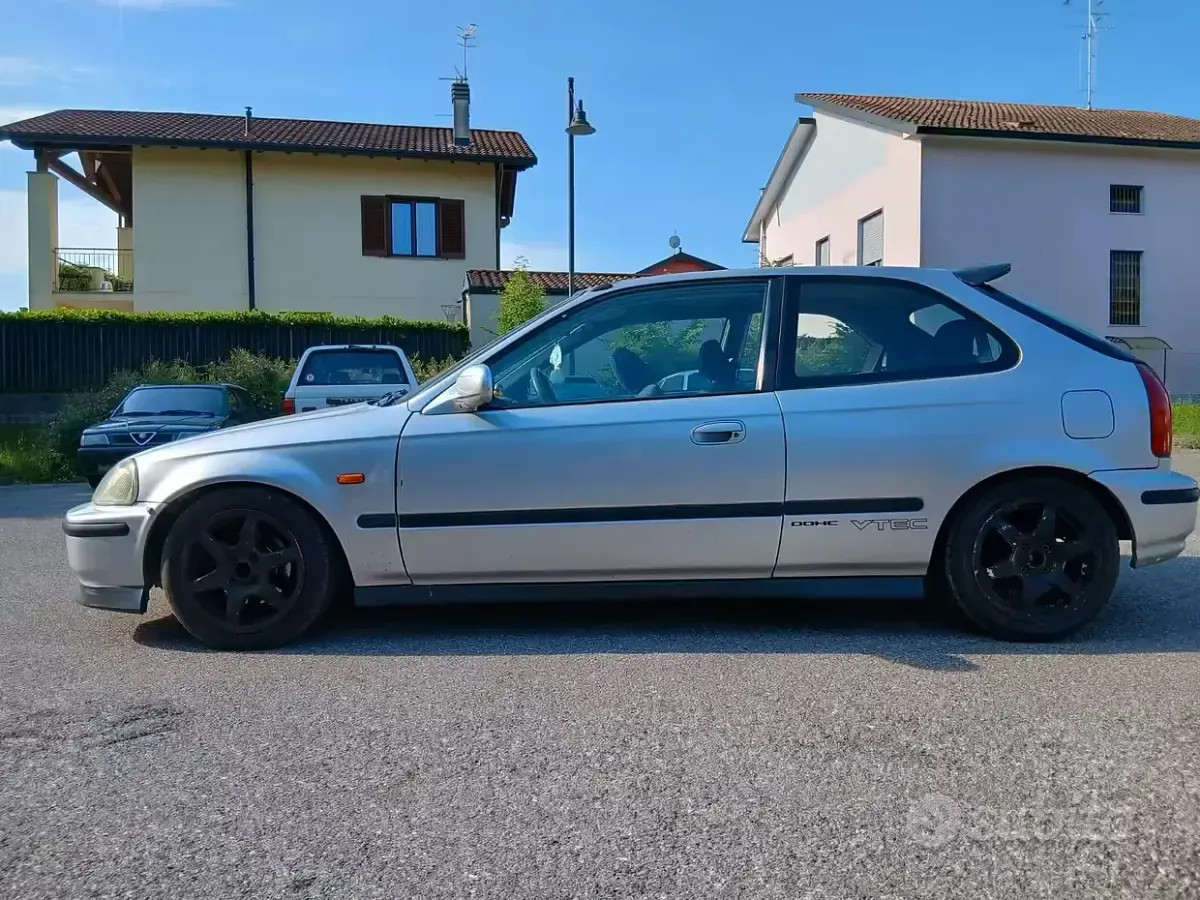 Usata Honda Civic 75 CV (55 kW) 1998 Grigio Berlina