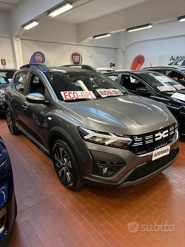 Nuova Dacia Sandero Essentiel 2025 Grigio Utilitaria