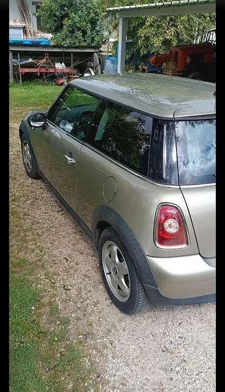 Usata Mini ONE 90 CV (66 kW) 2007 Verde Utilitaria