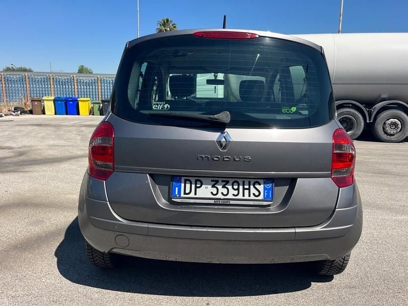 Usata Renault Modus Dynamique 75 CV (55 kW) 2008 Grigio Monovolume