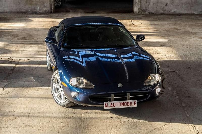 Usata Jaguar XK8 284 CV (208 kW) 2000 Blu Cabrio