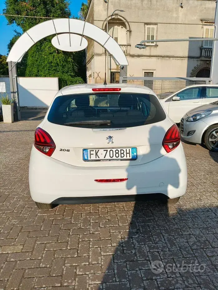 Usata Peugeot 208 Active 75 CV (55 kW) 2017 Bianco Utilitaria