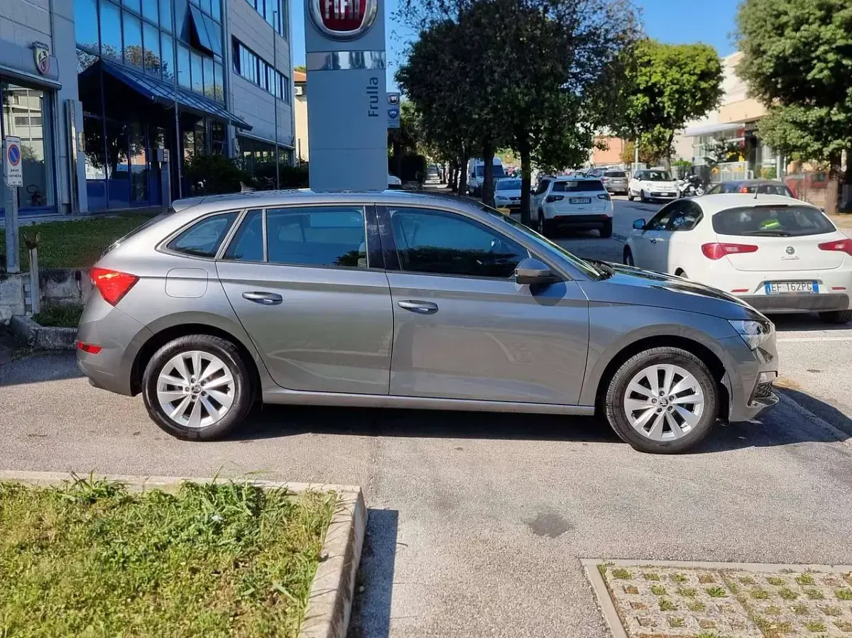 Usata Skoda Scala Ambition 95 CV (69 kW) 2023 Grigio Utilitaria