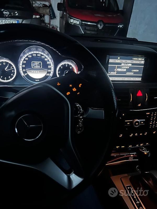 Usata Mercedes E220 2011 Nero Cabrio