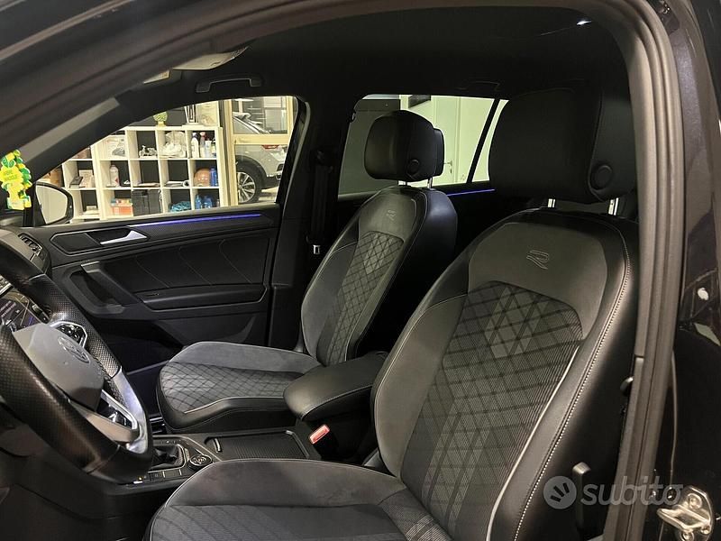 Usata VW Tiguan R-line 150 CV (110 kW) 2021 Nero SUV