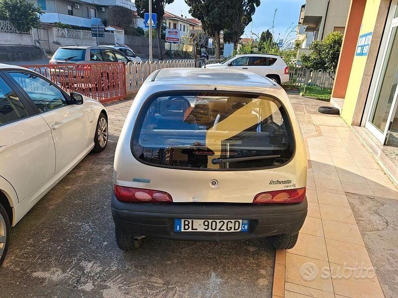 Usata Fiat 600 39 CV (28 kW) 2000 Grigio Berlina