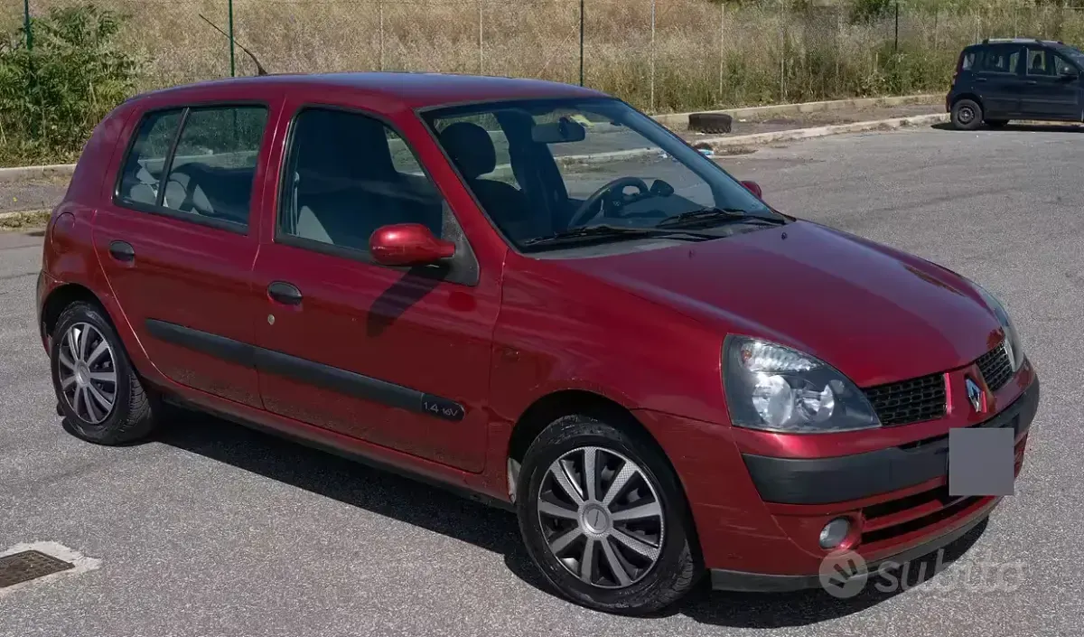 Usata Renault Clio II 98 CV (72 kW) 2002 Rosso Berlina