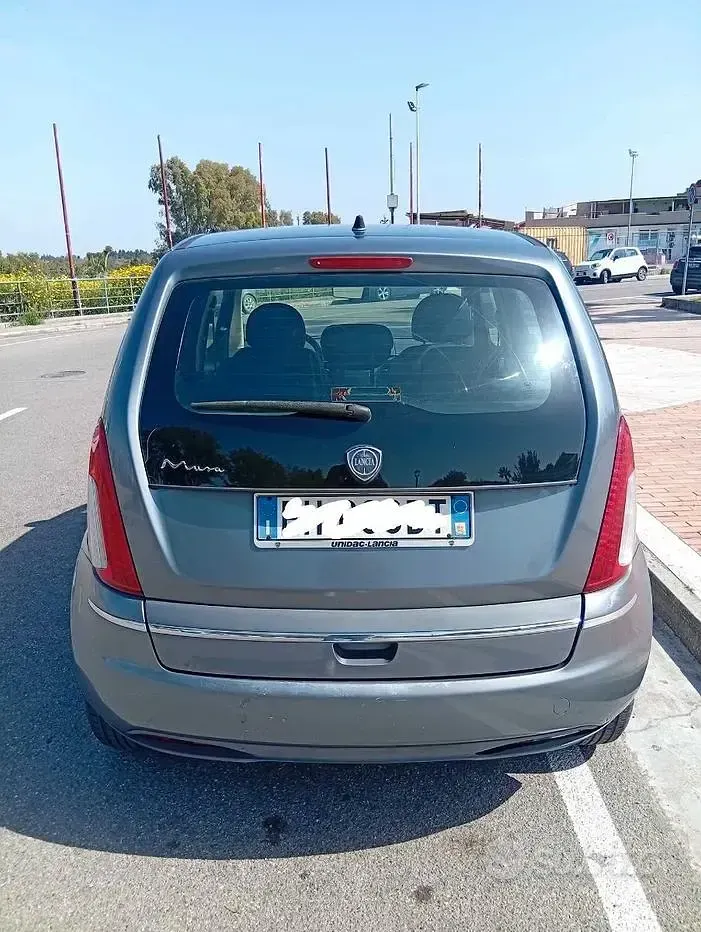 Usata Lancia Musa 95 CV (69 kW) 2011 Grigio Monovolume