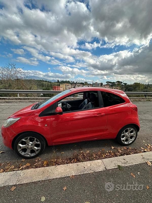 Usata Ford Ka 75 CV (55 kW) 2008 Rosso Berlina