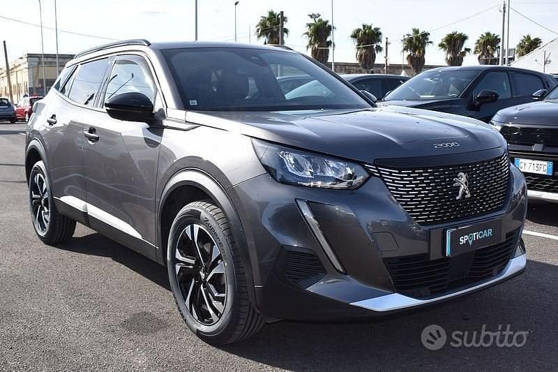 Usata Peugeot 2008 Allure 131 CV (96 kW) 2023 Grigio SUV