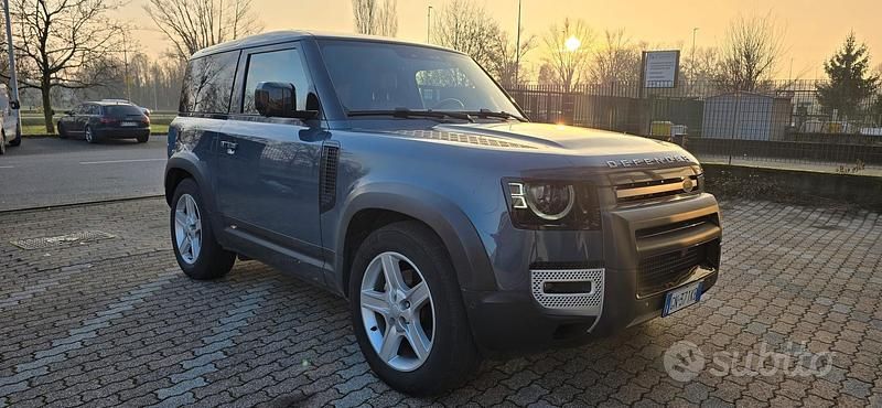 Usata Land Rover Defender 90 CV (66 kW) 2023 Blu Station wagon