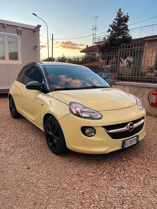 Usata Opel Adam Glam 70 CV (51 kW) 2015 Giallo Utilitaria