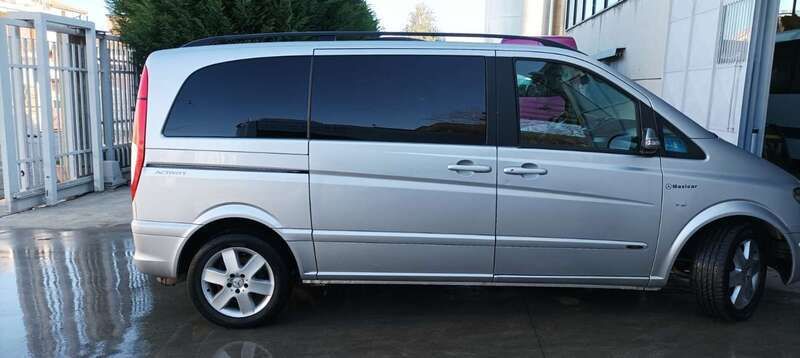 Usata Mercedes Viano 204 CV (150 kW) 2009 Grigio Monovolume