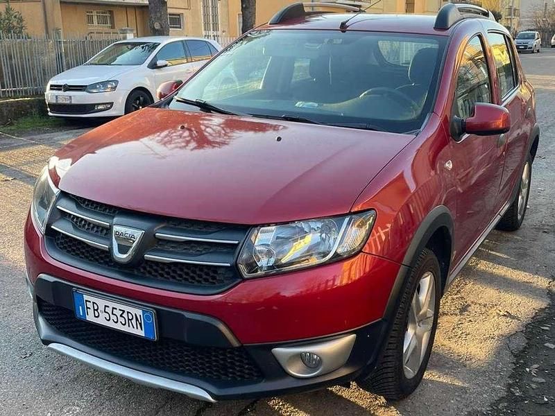 Usata Dacia Sandero Stepway 90 CV (66 kW) 2016 Rosso Berlina