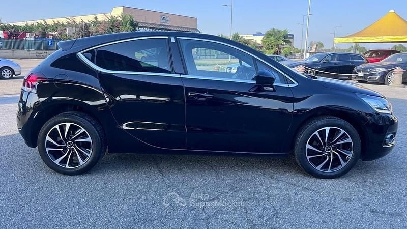 Usata DS Automobiles DS4 Business 120 CV (88 kW) 2017 Nero Berlina