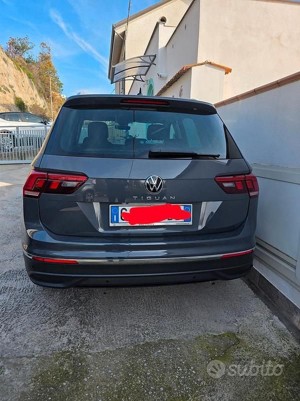 Usata VW Tiguan Life 150 CV (110 kW) 2023 Grigio SUV