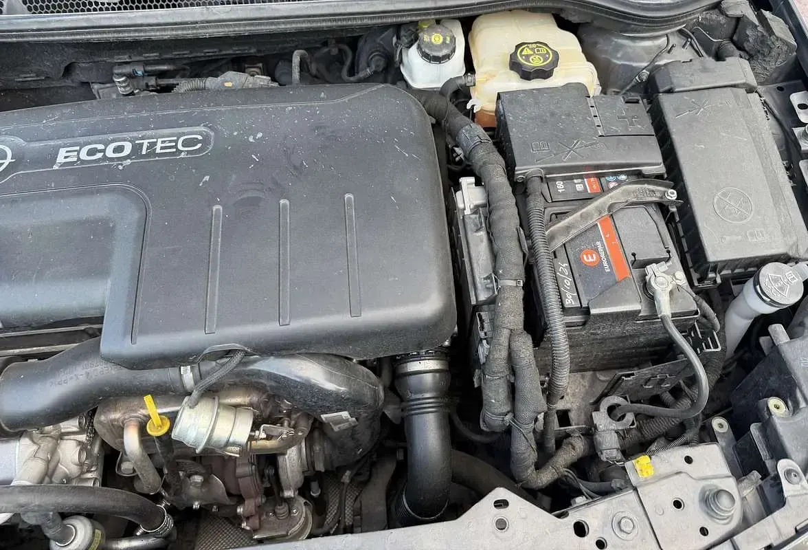 Usata Opel Astra Cosmo 110 CV (80 kW) 2014 Station wagon