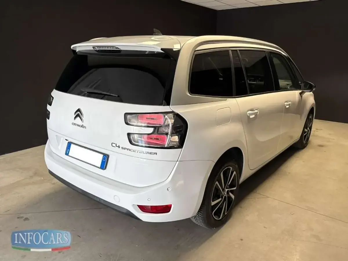 Usata Citroën C4 SpaceTourer Shine 131 CV (96 kW) 2021 Bianco pastello Monovolume