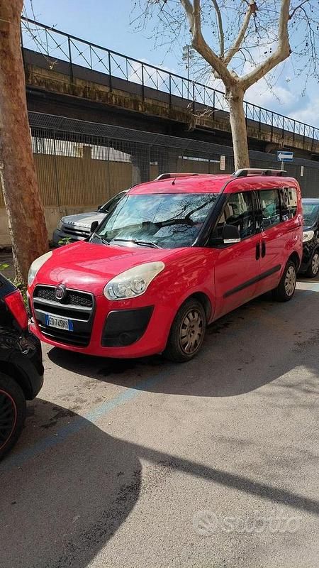 Usata Fiat Doblò 105 CV (77 kW) 2010 Monovolume