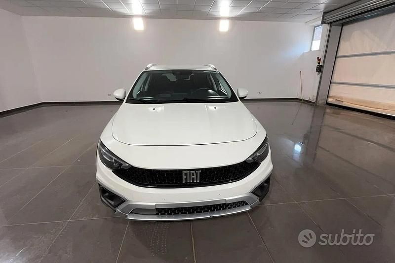 Bianco Usata 2023 Fiat Tipo Cross Tre volumi | 13.990 € (Buon prezzo) - Immagine 1/4