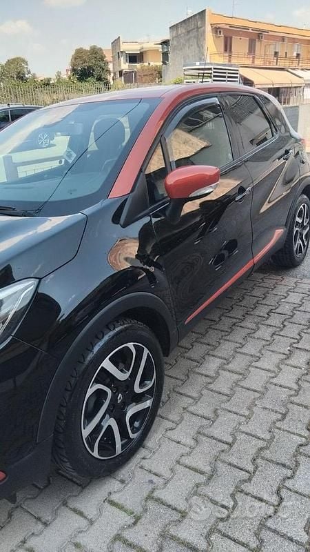 Usata Renault Captur 110 CV (80 kW) 2014 Nero SUV