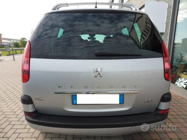 Usata Peugeot 807 136 CV (100 kW) 2008 Argento Monovolume