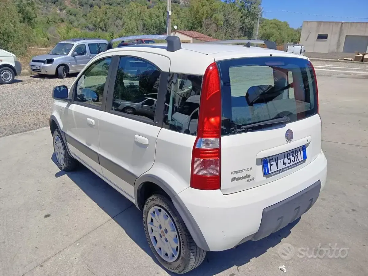 Usata Fiat Panda 4x4 69 CV (50 kW) 2022 Bianco Utilitaria