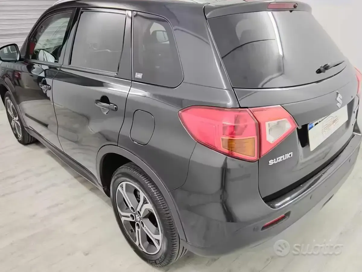 Usata Suzuki Vitara 120 CV (88 kW) 2018 Nero SUV