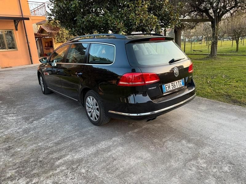 Usata VW Passat 140 CV (102 kW) 2011 Nero Station wagon