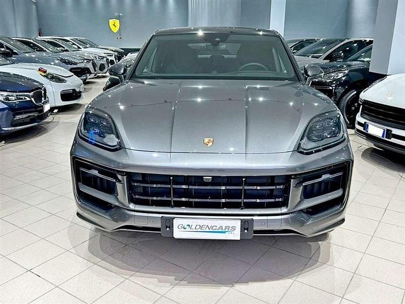 Nuova Porsche Cayenne Coupe 354 CV (260 kW) 2025 Grigio vanadio Coupé