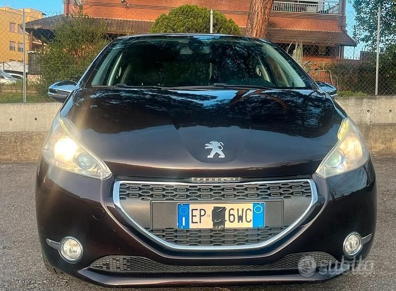 Usata Peugeot 208 Allure 120 CV (88 kW) 2013 Marrone Utilitaria