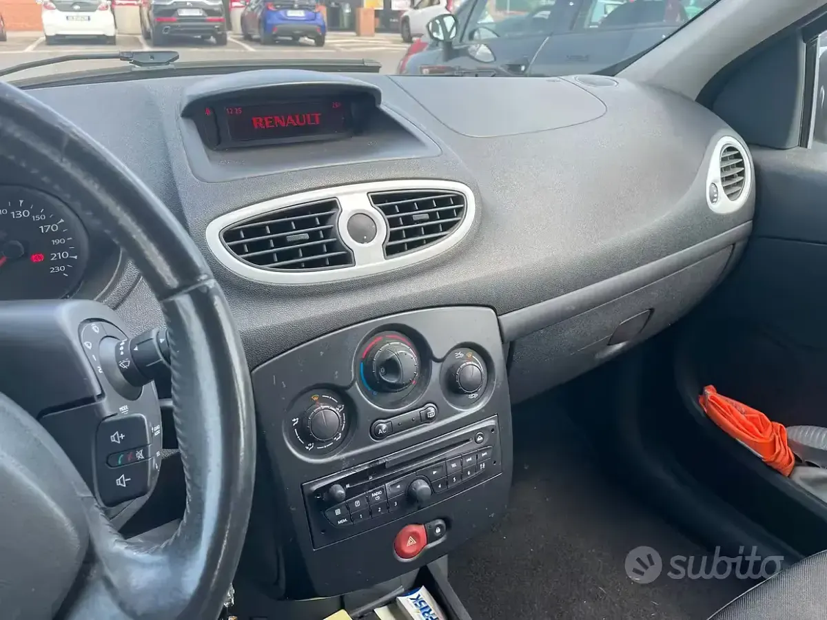 Usata Renault Clio 75 CV (55 kW) 2012 Grigio Station wagon