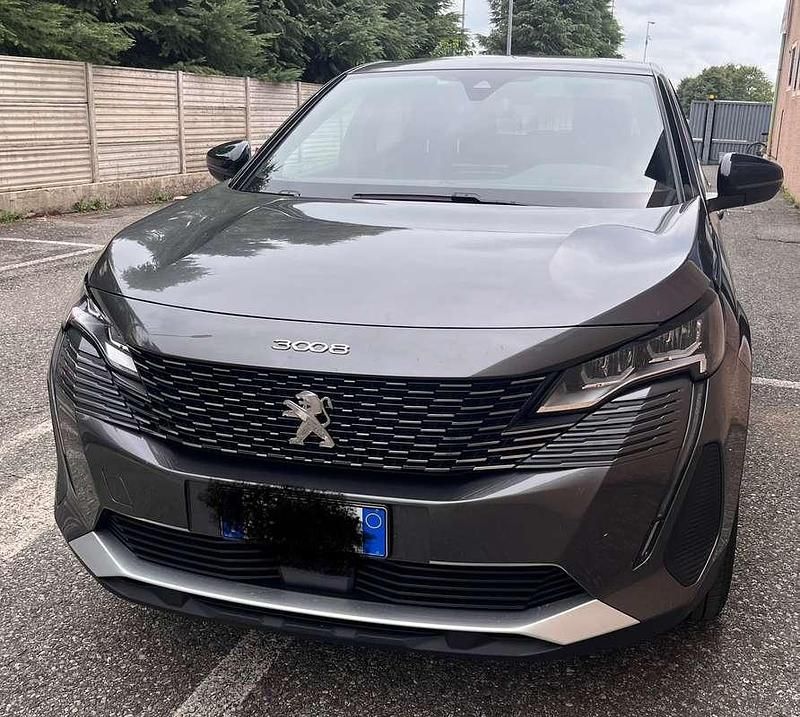 Grigio Usata 2023 Peugeot 3008 Allure SUV | 22.000 € (Buon prezzo) - Immagine 1/4