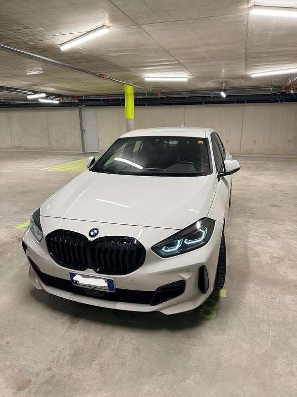 Usata BMW 120 Comfort Edition 178 CV (130 kW) 2023 Bianco Utilitaria