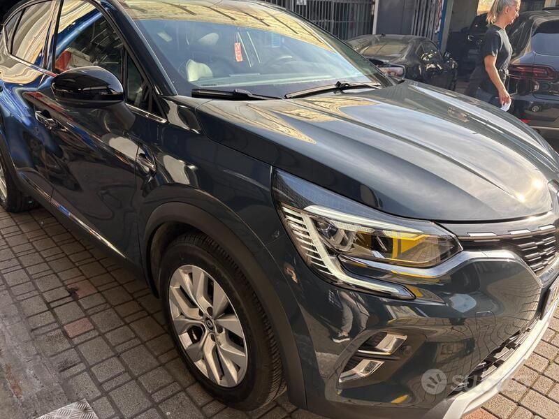 Usata 2022 Renault Captur SUV | 22.000 € (Molto cara) - Immagine 1/4
