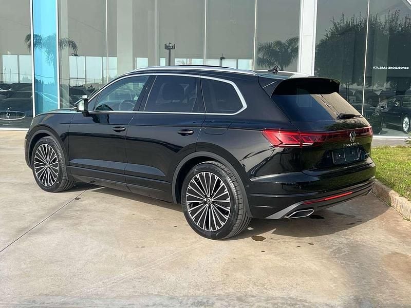 Usata VW Touareg Elegance 340 CV (250 kW) 2024 Nero SUV