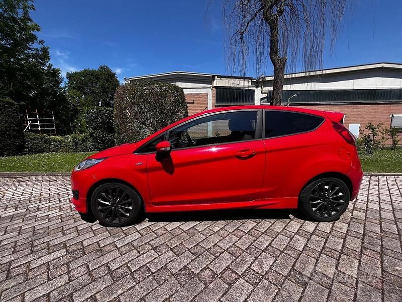 Begagnad Ford Fiesta ST-Line 75 HK (55 kW) 2017 Sedan