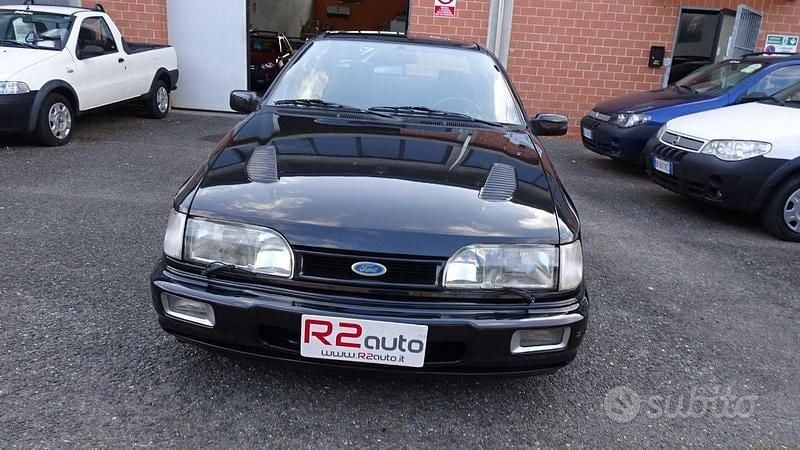Usata Ford Sierra 224 CV (164 kW) 1990 Nero Berlina