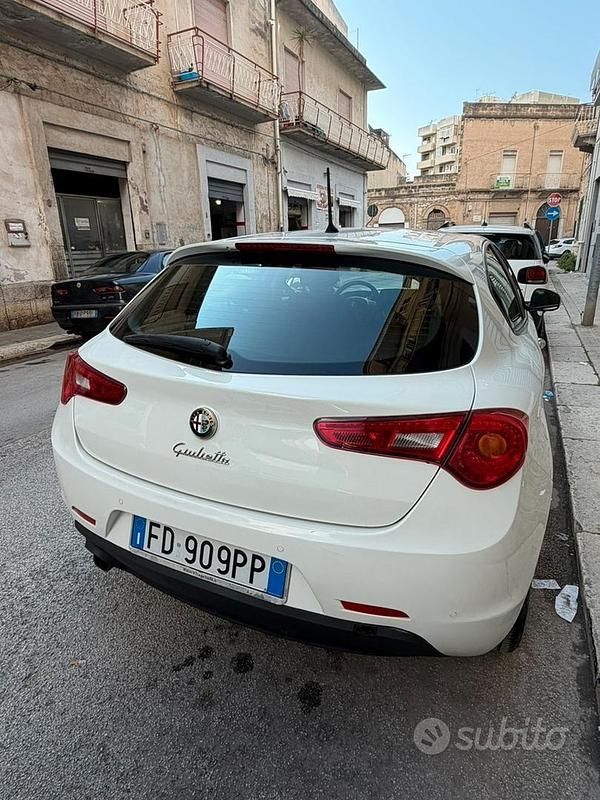 Usata Alfa Romeo Giulietta 120 CV (88 kW) 2016 Bianco Utilitaria