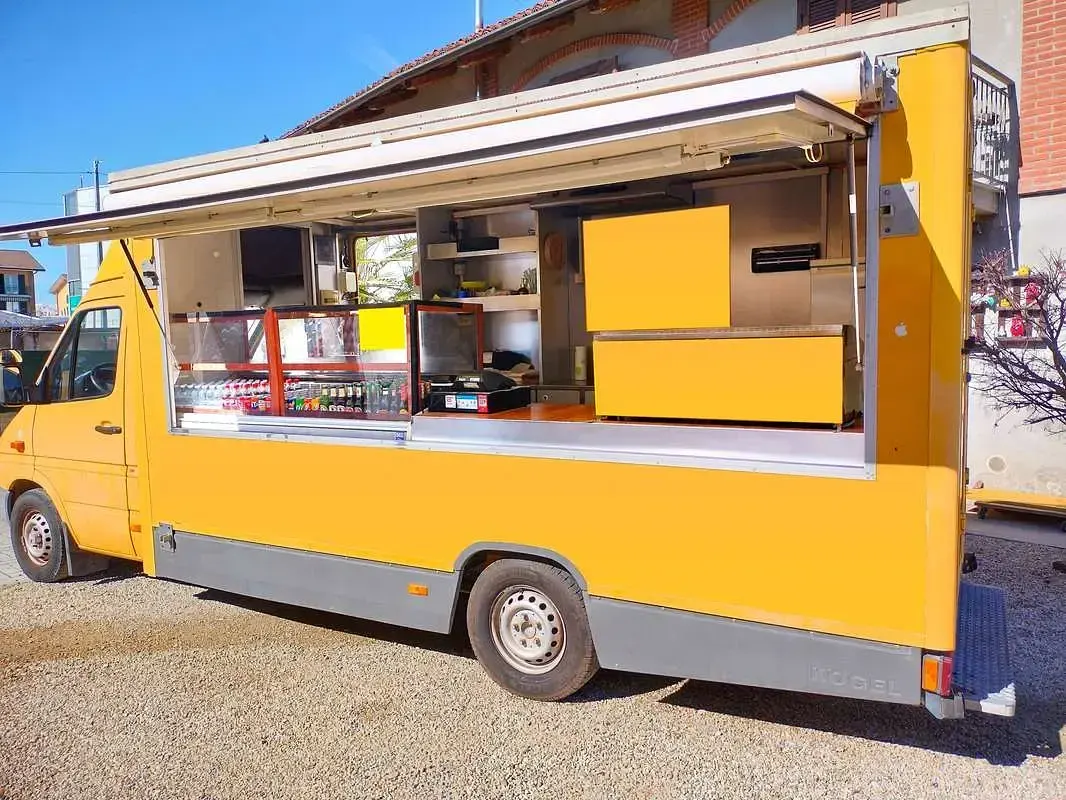 Usata Mercedes Sprinter 82 CV (60 kW) 2001 Giallo