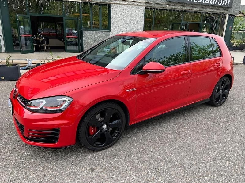 Używany VW Golf VII GTI 230 KM (169 kW) 2015 Czerwony Sedan/Limuzyna