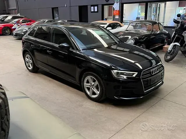 Usata Audi A3 Business 150 CV (110 kW) 2020 Nero metallizzato Berlina
