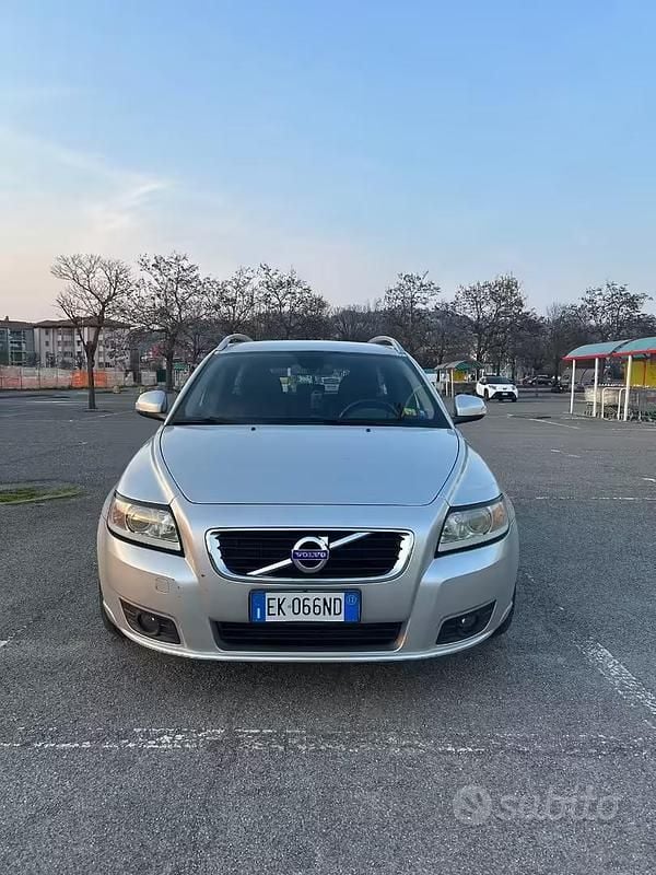 Usata Volvo V50 115 CV (84 kW) 2012 Grigio Station wagon