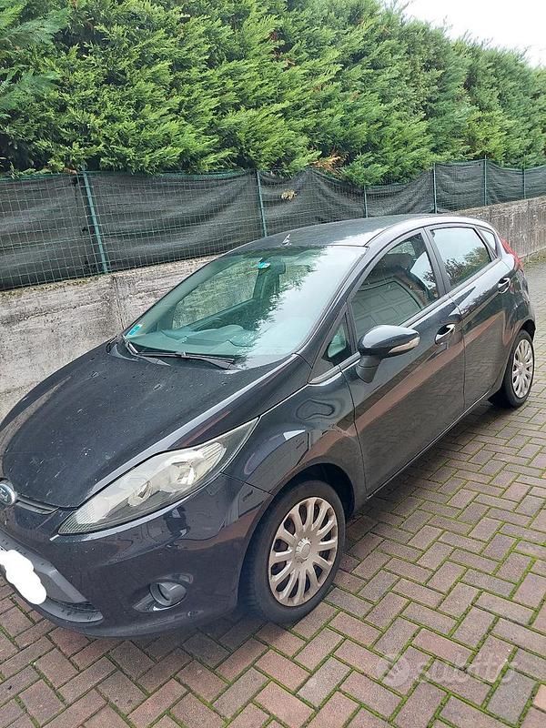 Usata Ford Fiesta 96 CV (70 kW) 2009 Nero Utilitaria
