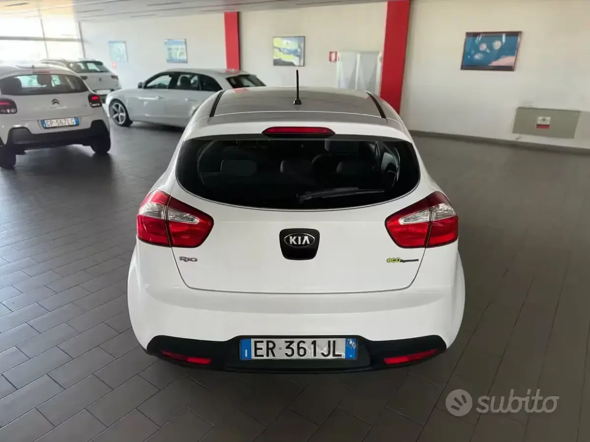 Usata Kia Rio EX 75 CV (55 kW) 2013 Bianco Berlina