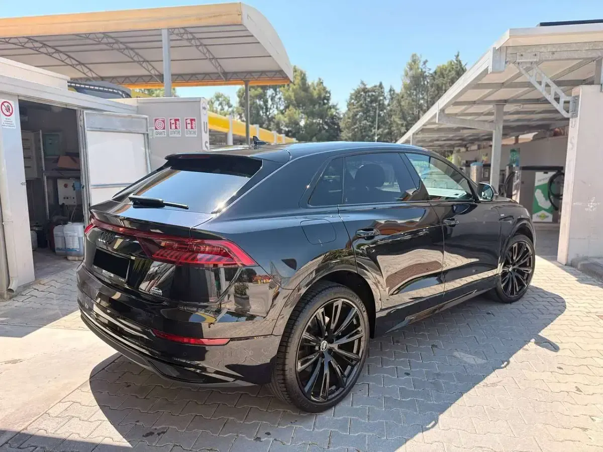 Usata Audi Q8 S-Line 286 CV (210 kW) 2021 Nero SUV