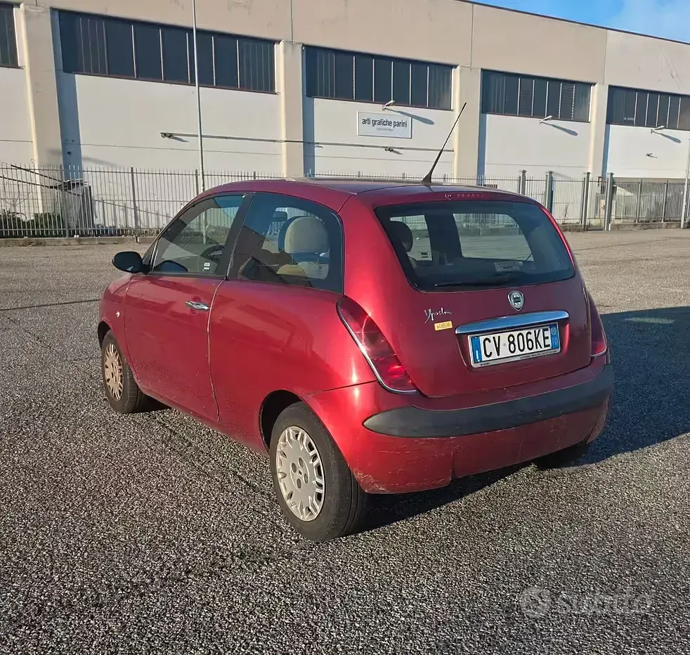 Usata Lancia Ypsilon 60 CV (44 kW) 2005 Rosso Utilitaria