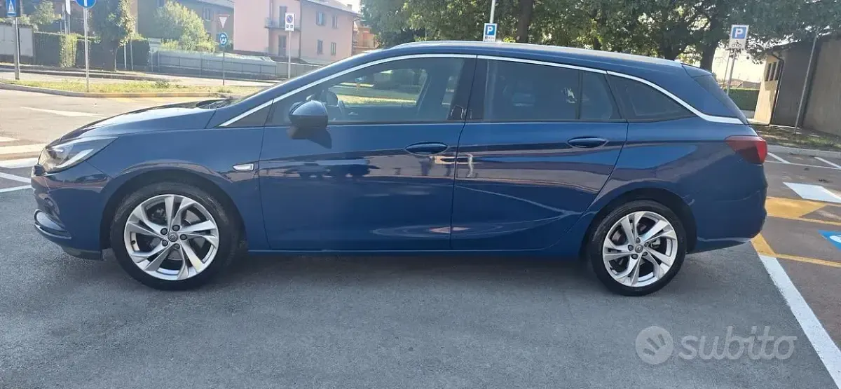 Usata Opel Astra 136 CV (100 kW) 2018 Bluazzurro Station wagon