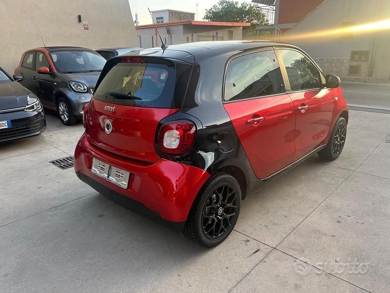 Usata Smart ForFour Passion 71 CV (52 kW) 2019 Rosso Utilitaria