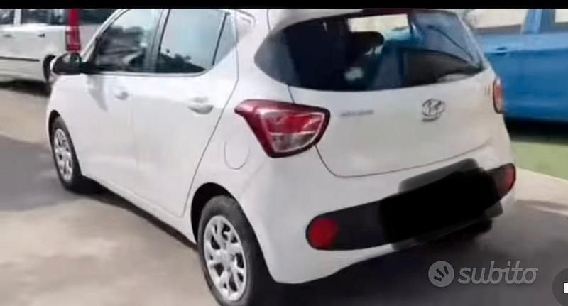 Usata Hyundai i10 69 CV (50 kW) 2017 Bianco Utilitaria